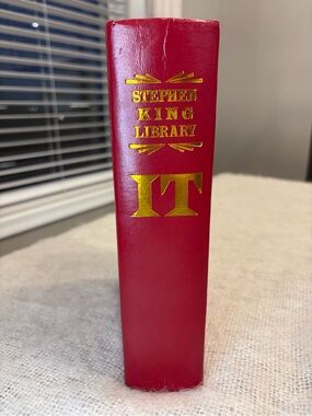Stephen King Library IT First Edition -  Vintage 1986 Red Faux Leather Novel